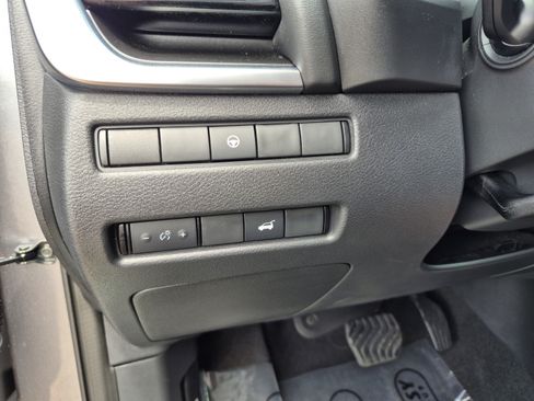 Certified 2021 Nissan Rogue SV w/ Premium Package FWD image 31