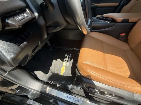 Used 2021 Lexus UX 250h w/ Premium Package AWD/4WD image 34