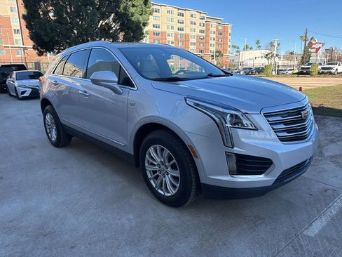 Used 2018 Cadillac XT5 AWD image 3