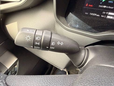 Used 2025 Toyota Tundra Limited AWD/4WD image 22