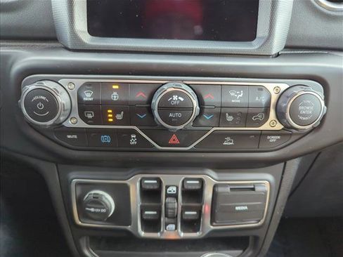 Used 2021 Jeep Wrangler Unlimited Sahara w/ Cold Weather Group image 17