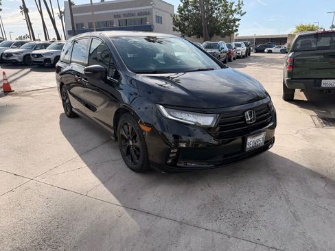 Used 2023 Honda Odyssey Sport image 7