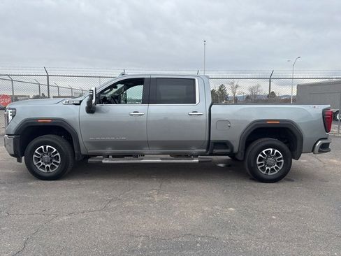 Used 2025 GMC Sierra 3500 SLT image 4