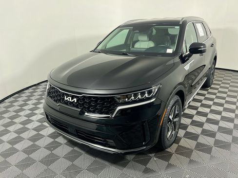 Certified 2023 Kia Sorento EX FWD image 9