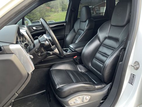 Used 2018 Porsche Cayenne S Platinum image 10