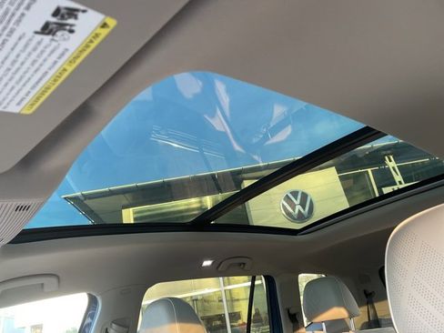 Certified 2025 Volkswagen Atlas SEL Premium R-Line image 14