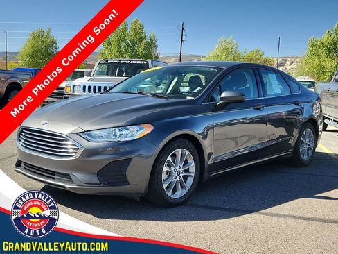 Used 2020 Ford Fusion SE FWD image 1