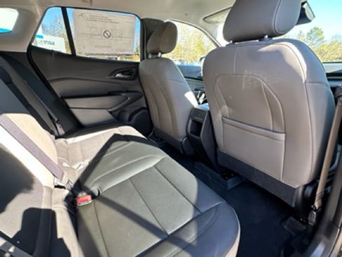 New 2025 Chevrolet Trax ACTIV image 18