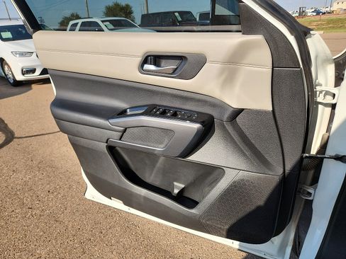 Used 2022 Nissan Pathfinder SL image 12