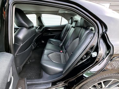 Used 2023 Toyota Camry XLE image 19