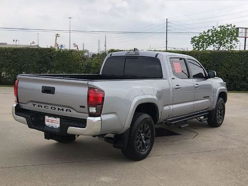 Used 2021 Toyota Tacoma SR5 RWD image 5