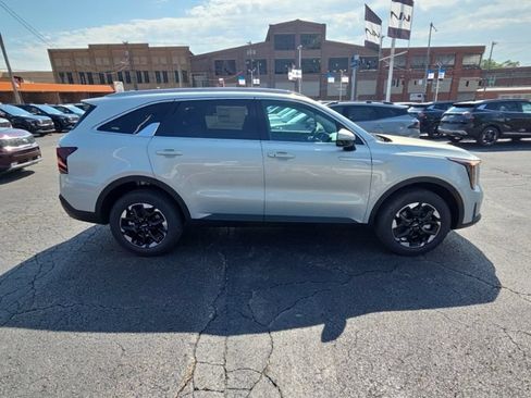 New 2026 Kia Sorento S AWD/4WD image 8
