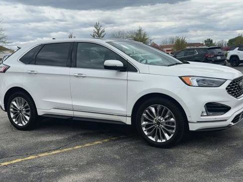 Used 2020 Ford Edge Titanium w/ Equipment Group 301A AWD/4WD image 2
