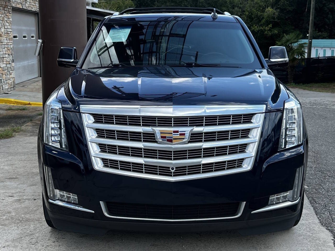 Used 2017 Cadillac Escalade Luxury w/ LPO, Radiant Package AWD/4WD image 9
