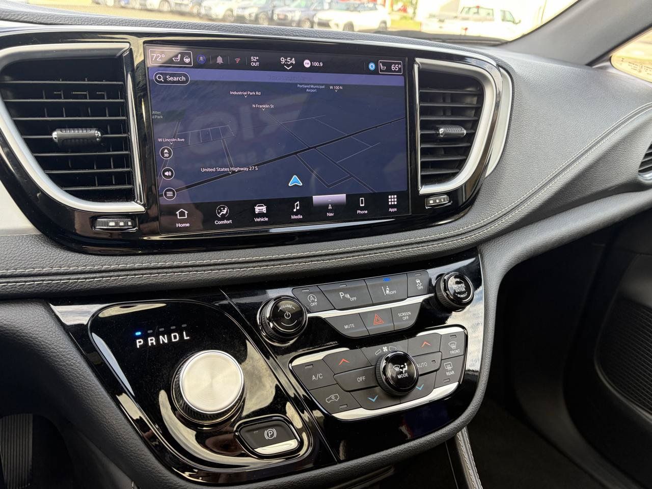 Used 2025 Chrysler Pacifica Limited FWD image 19