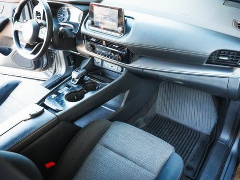 Used 2021 Nissan Rogue SV image 30