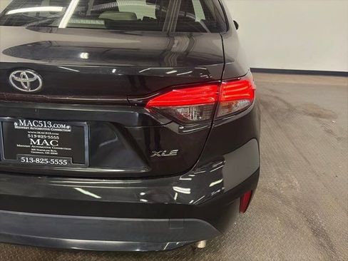 Used 2020 Toyota Corolla XLE image 9