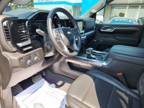 Used 2025 Chevrolet Silverado 1500 LTZ AWD/4WD image 14