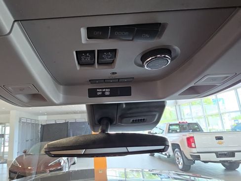 Used 2020 Chevrolet Tahoe Premier AWD/4WD image 27