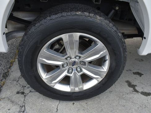 Used 2016 Ford F150 Platinum w/ Equipment Group 701A Luxury AWD/4WD image 33