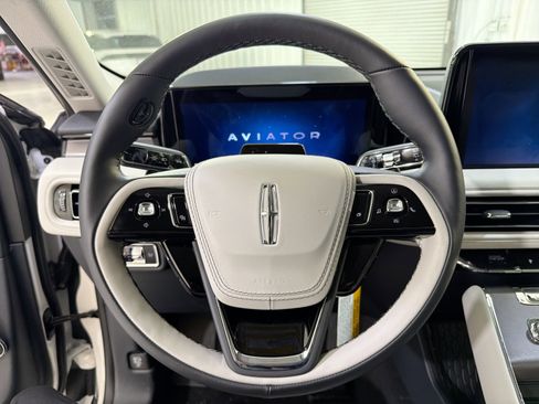 New 2026 Lincoln Aviator 2WD image 13