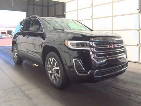 Used 2023 GMC Acadia SLE w/ Driver Convenience Package image 4