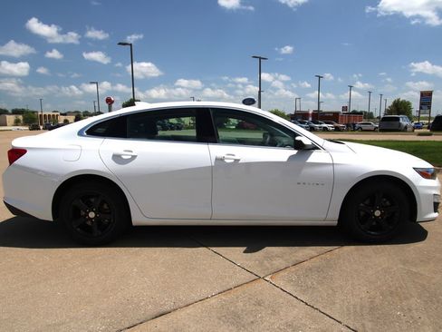 Used 2024 Chevrolet Malibu LT FWD image 4