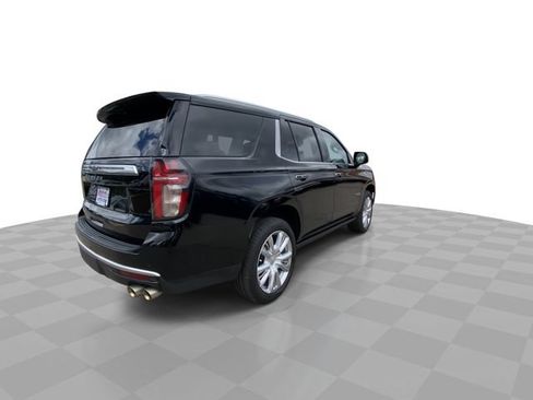 Used 2021 Chevrolet Tahoe High Country w/ Premium Package AWD/4WD image 2