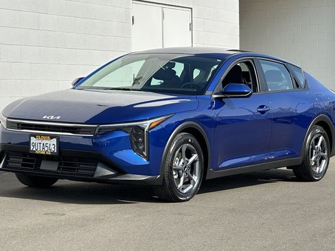 Used 2025 Kia K4 LXS image 8