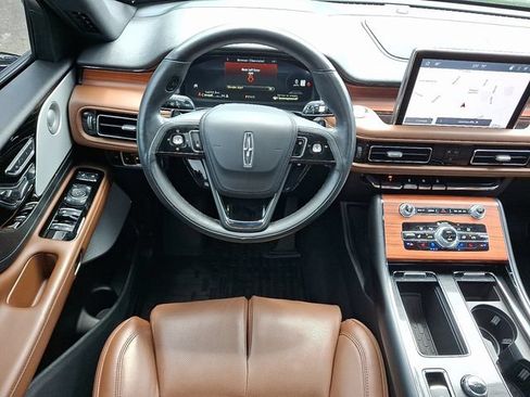 Certified 2024 Lincoln Aviator Reserve w/ Equipment Group 201A AWD/4WD image 11