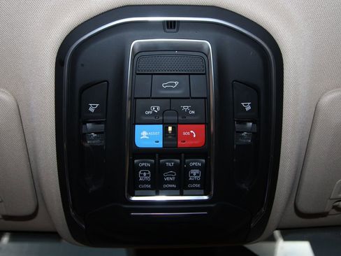 Used 2021 Jeep Grand Cherokee L Limited image 21