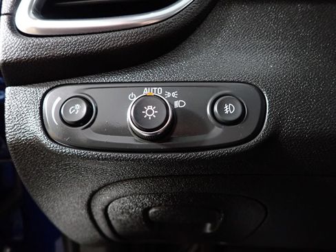 Used 2020 Chevrolet Trax Premier w/ LPO, Protection Package FWD image 27