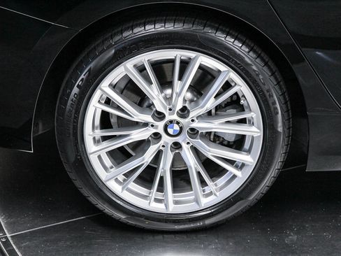 Certified 2023 BMW 330i Sedan w/ Driving Assistance Package RWD image 8