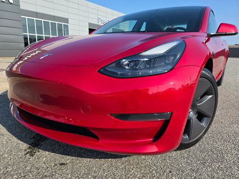 Used 2023 Tesla Model 3 Standard Range RWD image 1