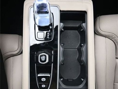 New 2026 Volvo XC90 B6 Ultra w/ Lounge Package image 11