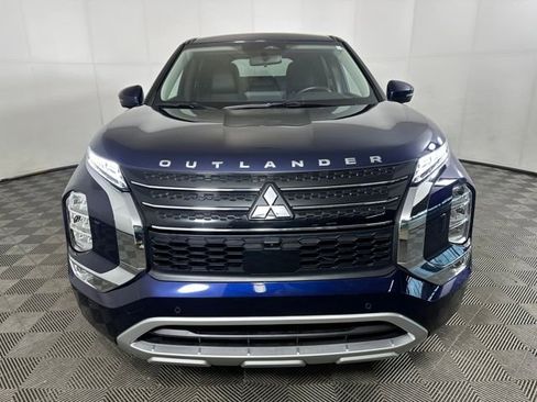 Used 2024 Mitsubishi Outlander SE Black Edition image 8