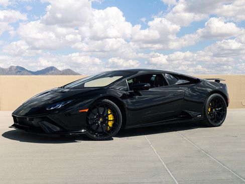 Used 2024 Lamborghini Huracan Tecnica image 1