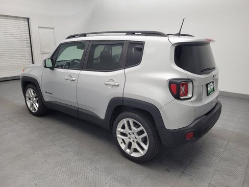 Used 2021 Jeep Renegade Latitude FWD image 3
