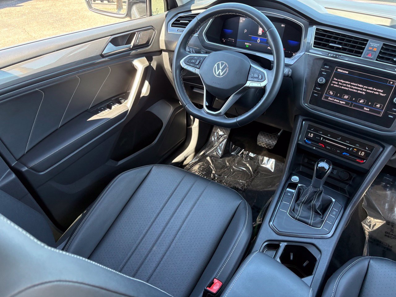 Used 2023 Volkswagen Tiguan SE FWD image 19