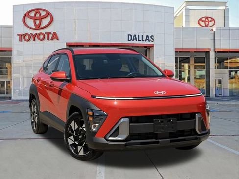 Used 2025 Hyundai Kona SEL FWD image 1