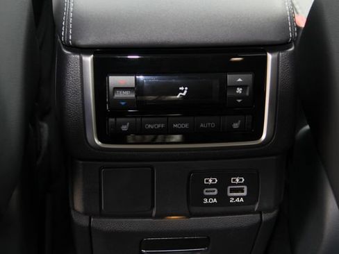 Used 2025 Subaru Ascent Limited AWD/4WD image 33