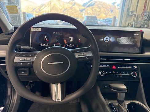 Used 2025 Hyundai Sonata SE image 19