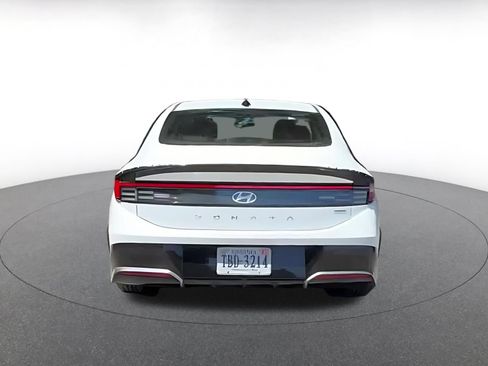 Used 2025 Hyundai Sonata SEL FWD image 12