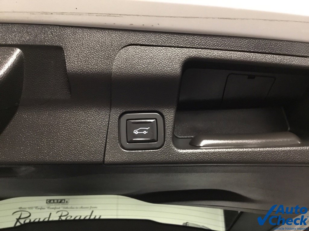 Used 2022 GMC Acadia AT4 w/ Technology Package AWD/4WD image 13
