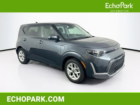 Used 2025 Kia Soul LX w/ LX Technology Package FWD image 1