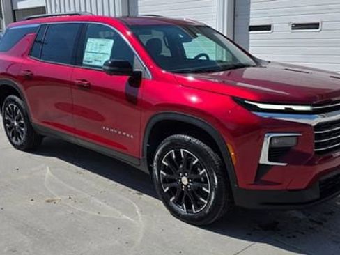 New 2026 Chevrolet Traverse LT w/ Sun and Wheel Package AWD/4WD image 1