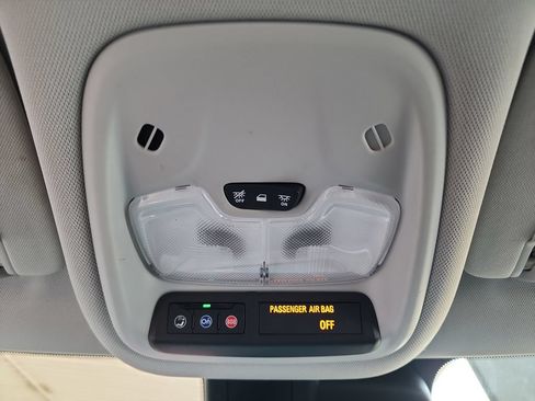 Used 2025 Chevrolet TrailBlazer LT AWD/4WD image 34