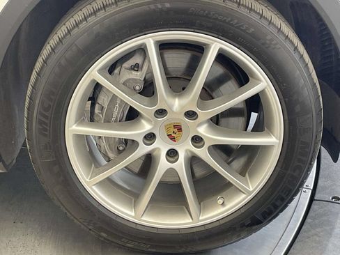 Certified 2023 Porsche Cayenne AWD/4WD image 14