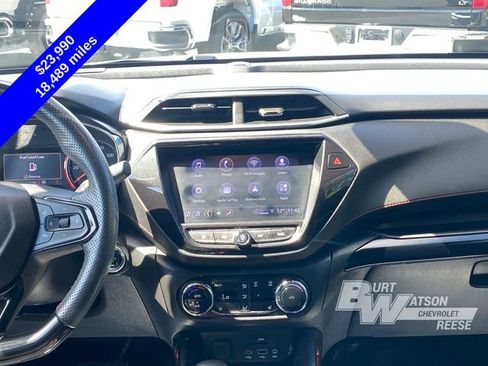Used 2023 Chevrolet TrailBlazer RS w/ Sun and Liftgate Package AWD/4WD image 22