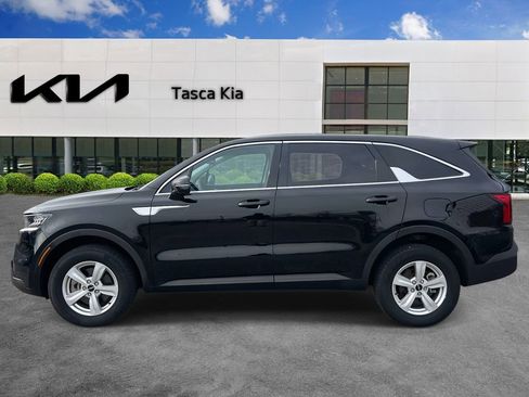 Used 2023 Kia Sorento LX AWD/4WD image 4